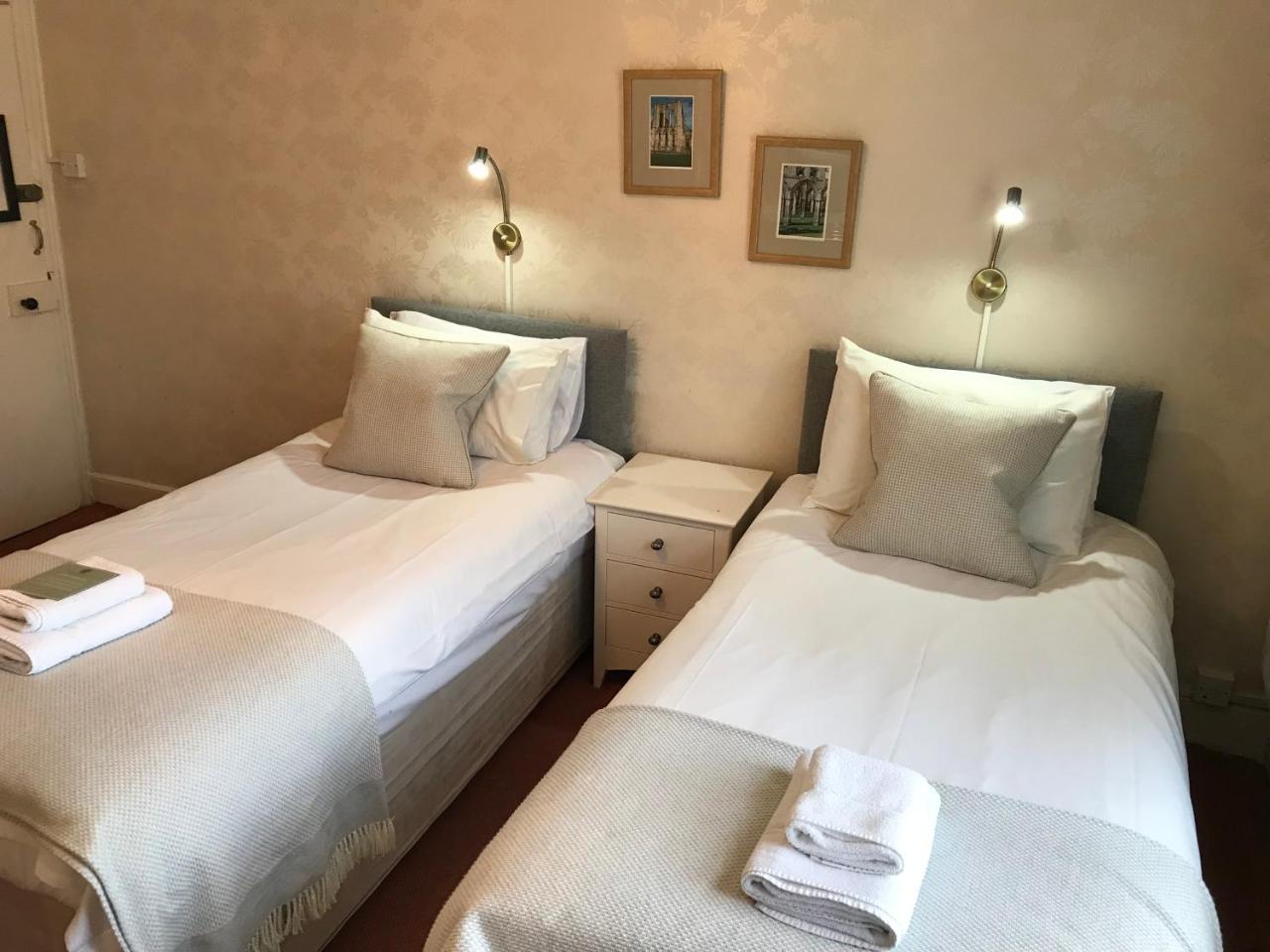 Galtres Lodge Hotel & Forest Restaurant Йорк Екстериор снимка